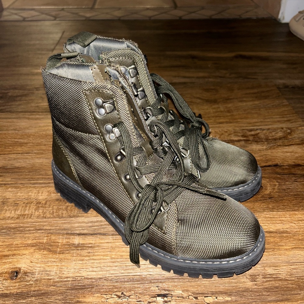 Cliffs Combat Boots